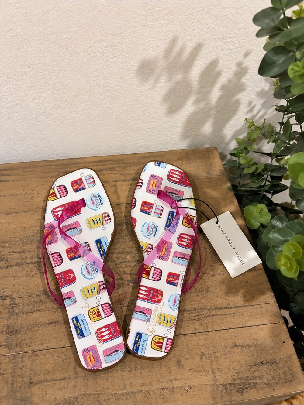 Sardines Tins Print Jelly Flip Flops Pink Size 8.5 Coastal Summer.
